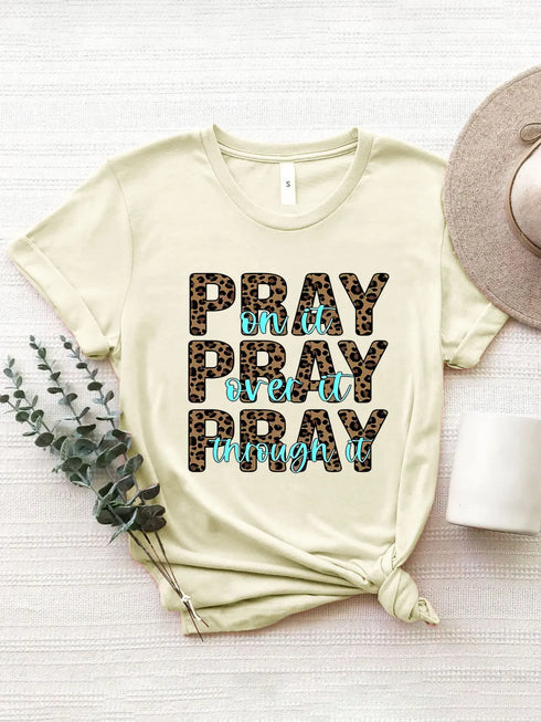 'Pray All Day' Short Sleeve Print T-Shirt - Celes Fashion